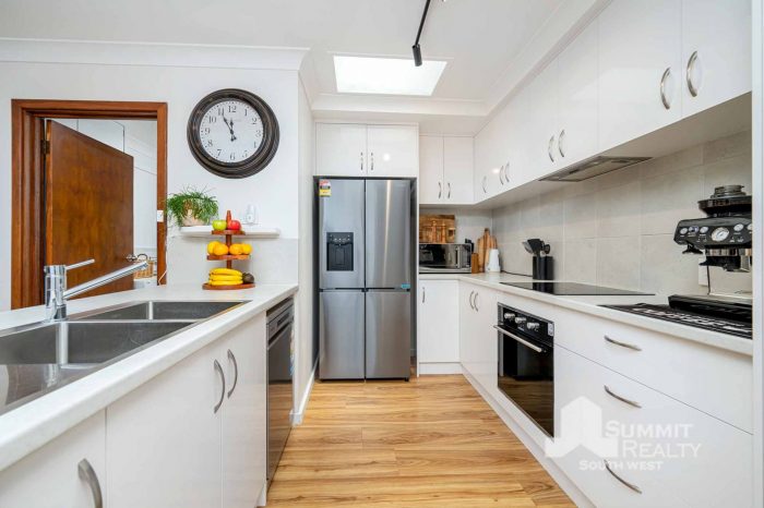 7 Waratah Cres, South Bunbury WA 6230, Australia