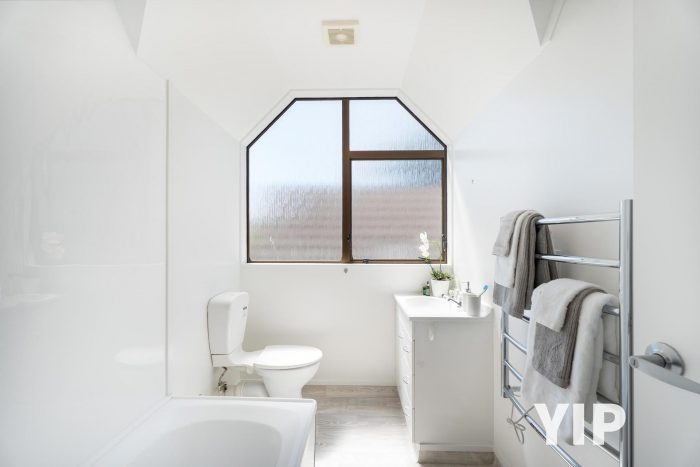 2/46 Wingfield Place, Churton Park, Wellington, 6037, New Zealand