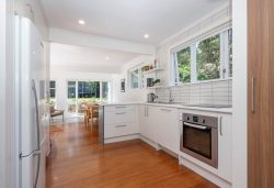 121 Woodlands Park Road, Titirangi, Waitakere City, Auckland, 0604, New Zealand