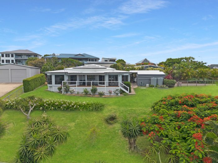 9 Highview Dr, Craignish QLD 4655, Australia