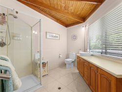 9 Highview Dr, Craignish QLD 4655, Australia