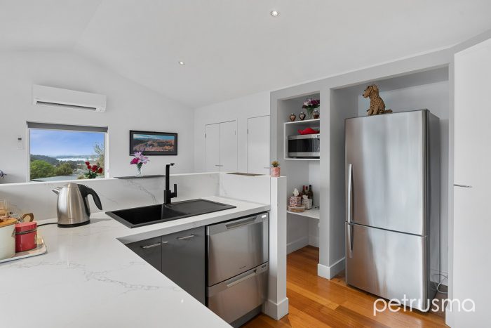 11 Adelie Pl, Kingston TAS 7050, Australia