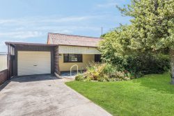 9 Alma Ct, Newcomb VIC 3219, Australia