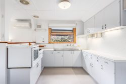 9 Alma Ct, Newcomb VIC 3219, Australia