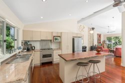 246 The Round Dr, Avoca Beach NSW 2251, Australia