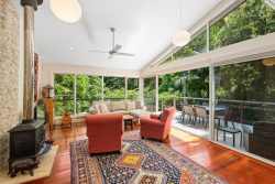 246 The Round Dr, Avoca Beach NSW 2251, Australia