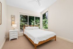 246 The Round Dr, Avoca Beach NSW 2251, Australia