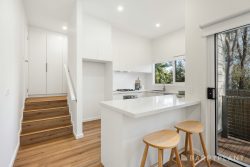 Unit 3/4 Benton Rd, Healesville VIC 3777, Australia