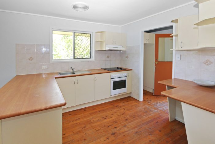 6 Bloodwood Cres, Molendinar QLD 4214, Australia
