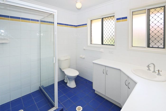 6 Bloodwood Cres, Molendinar QLD 4214, Australia