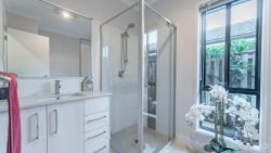 4 Bunderoo Cct, Pimpama QLD 4209, Australia