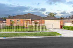 30 Canadian Cres, Canadian VIC 3350, Australia