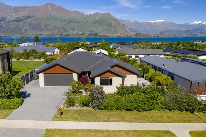5 Centre Crescent, Wanaka, Otago, 9305, New Zealand