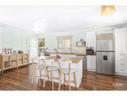 2 Fenlon St, West Rockhampton QLD 4700, Australia