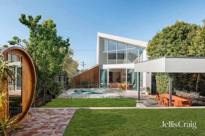 123 Clarke St, Northcote VIC 3070, Australia