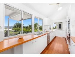 9 Talford St, The Range QLD 4700, Australia