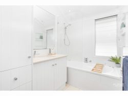 9 Talford St, The Range QLD 4700, Australia