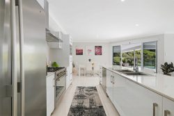 1310 Currumbin Creek Rd, Currumbin Valley QLD 4223, Australia