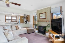 42 Drysdale Ave, Kingston TAS 7050, Australia