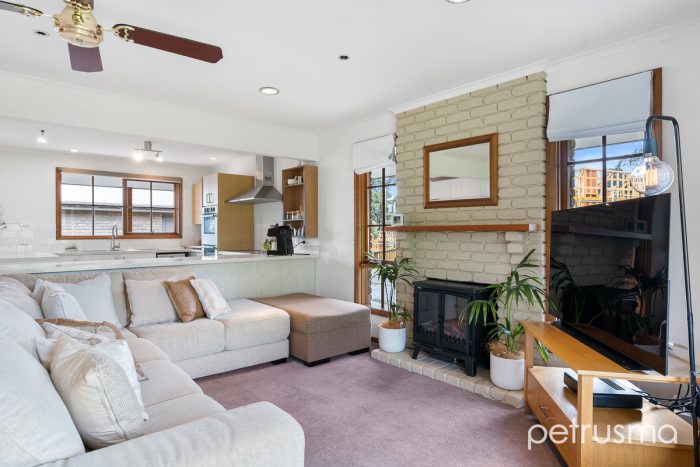 42 Drysdale Ave, Kingston TAS 7050, Australia