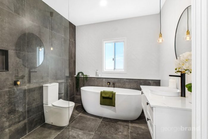 80 Lowanna Ave, Forresters Beach NSW 2260, Australia