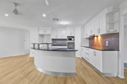 27 Vidar Cres, Ooralea QLD 4740, Australia