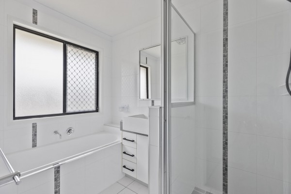 27 Vidar Cres, Ooralea QLD 4740, Australia