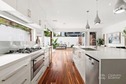 5 Hartpury Ave, Elwood VIC 3184, Australia
