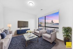 335 Hogans Rd, Tarneit VIC 3029, Australia