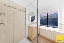 335 Hogans Rd, Tarneit VIC 3029, Australia