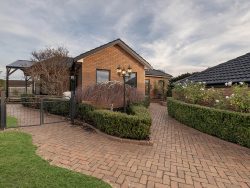 6 Clonmel Ct, Warrnambool VIC 3280, Australia