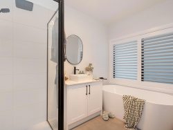 6 Clonmel Ct, Warrnambool VIC 3280, Australia