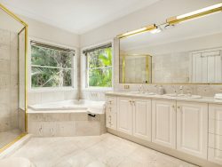 72 Tristania Rd, Chapel Hill QLD 4069, Australia