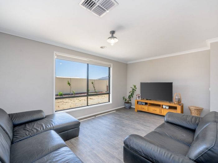 9 Iluka Dr, Shepparton North VIC 3631, Australia