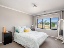 9 Iluka Dr, Shepparton North VIC 3631, Australia