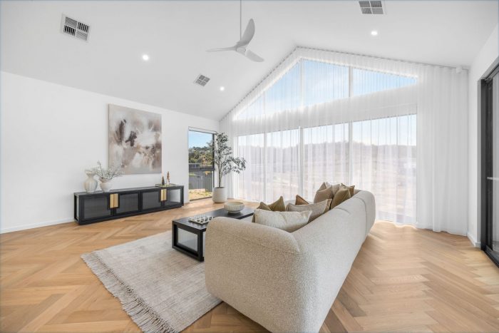 13 Jumping Crk Rd, Greenleigh NSW 2620, Australia