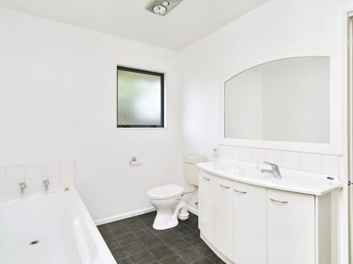 137 Kotuku Crescent, Woolston, Christchurch City, Canterbury, 8023, New Zealand