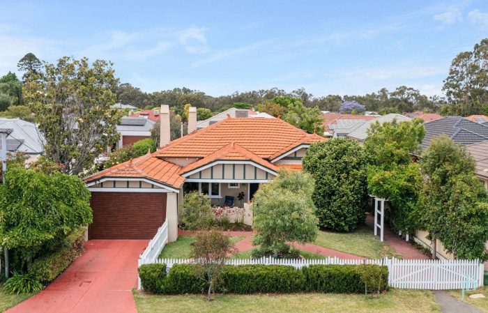 13 River Rd, Cannington WA 6107, Australia