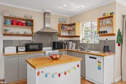 10 Lyndhurst Ave, North Hobart TAS 7000, Australia