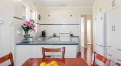 45 Norfolk Ave, Victor Harbor SA 5211, Australia