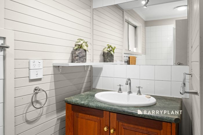 4 Park St, Drouin VIC 3818, Australia