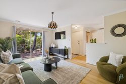 Unit 1/5 Veitch St, Bayswater WA 6053, Australia