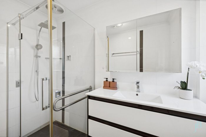 Unit 1/5 Veitch St, Bayswater WA 6053, Australia