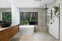 21 Pindari Ave, Burleigh Heads QLD 4220, Australia