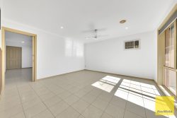 27 Quarrion Ct, Hoppers Crossing VIC 3029, Australia
