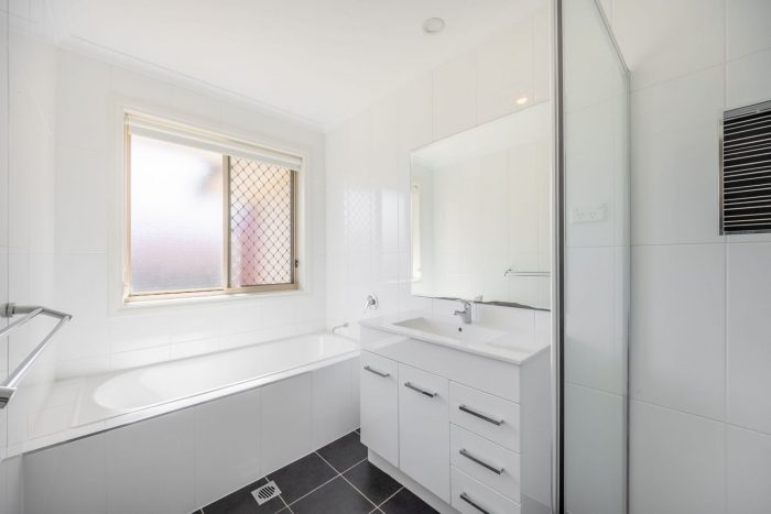 59 Rosewood Glen, Jerrabomberra NSW 2619, Australia