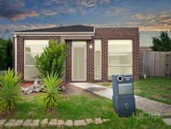 6 Roslyn Park Dr, Harkness VIC 3337, Australia