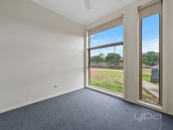 6 Roslyn Park Dr, Harkness VIC 3337, Australia