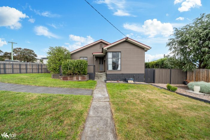 41 Schouten St, Warrane TAS 7018, Australia
