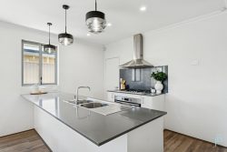 13 Canopy Cct, Forrestfield WA 6058, Australia